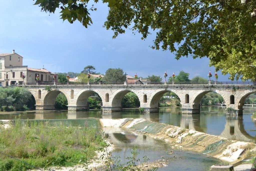 Le Clos Des Vignes Junas Exteriör bild