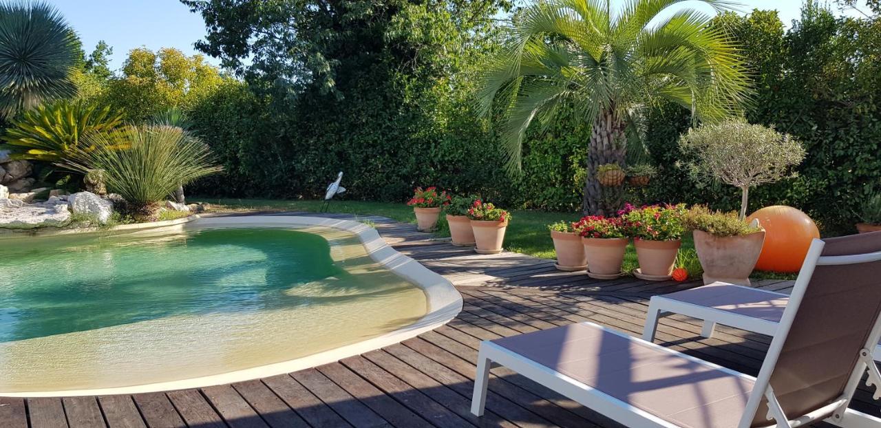 Le Clos Des Vignes Junas Exteriör bild