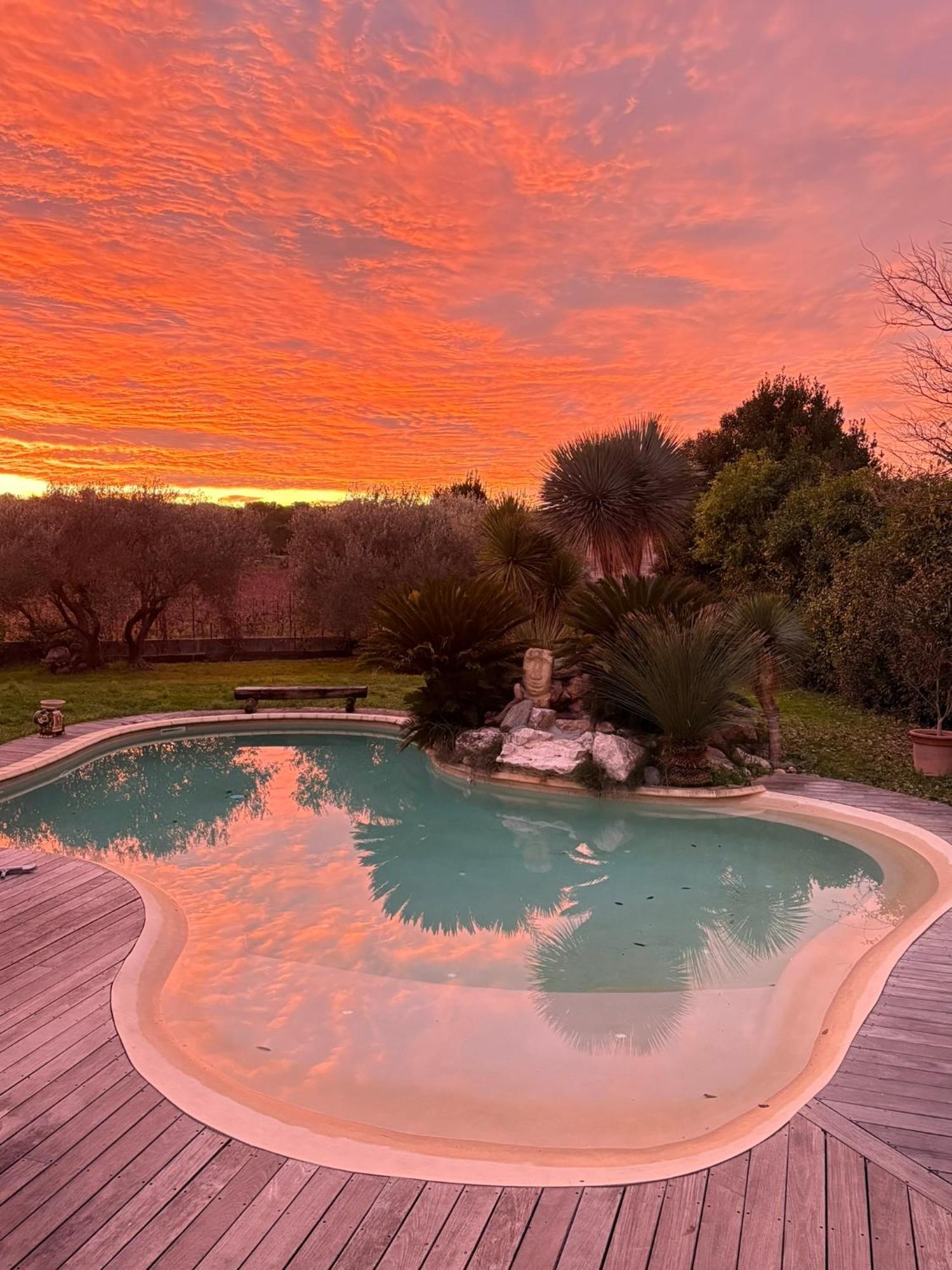 Le Clos Des Vignes Junas Exteriör bild
