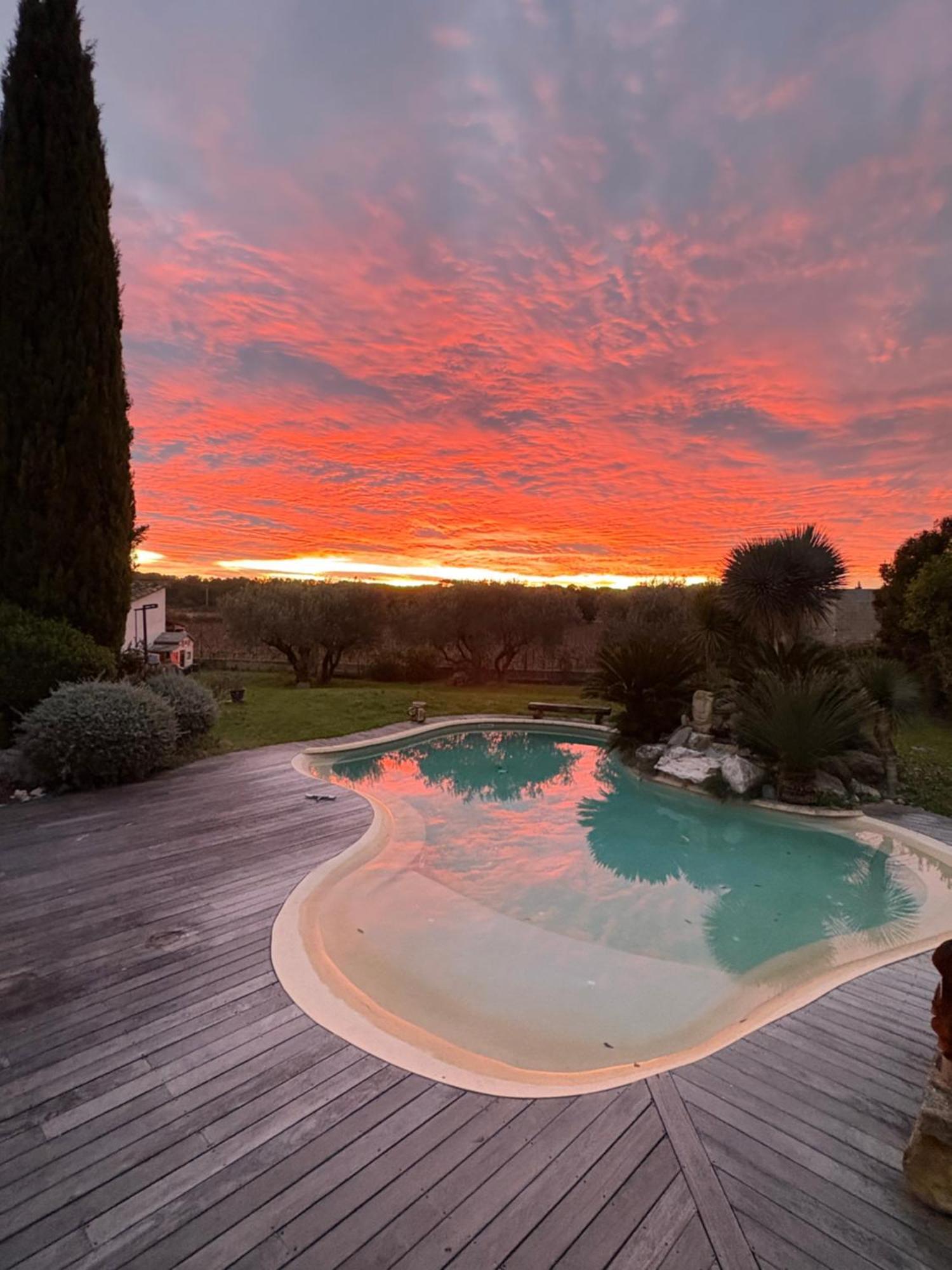 Le Clos Des Vignes Junas Exteriör bild